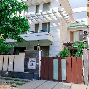 Ahuja Residency Cyber I Guest house